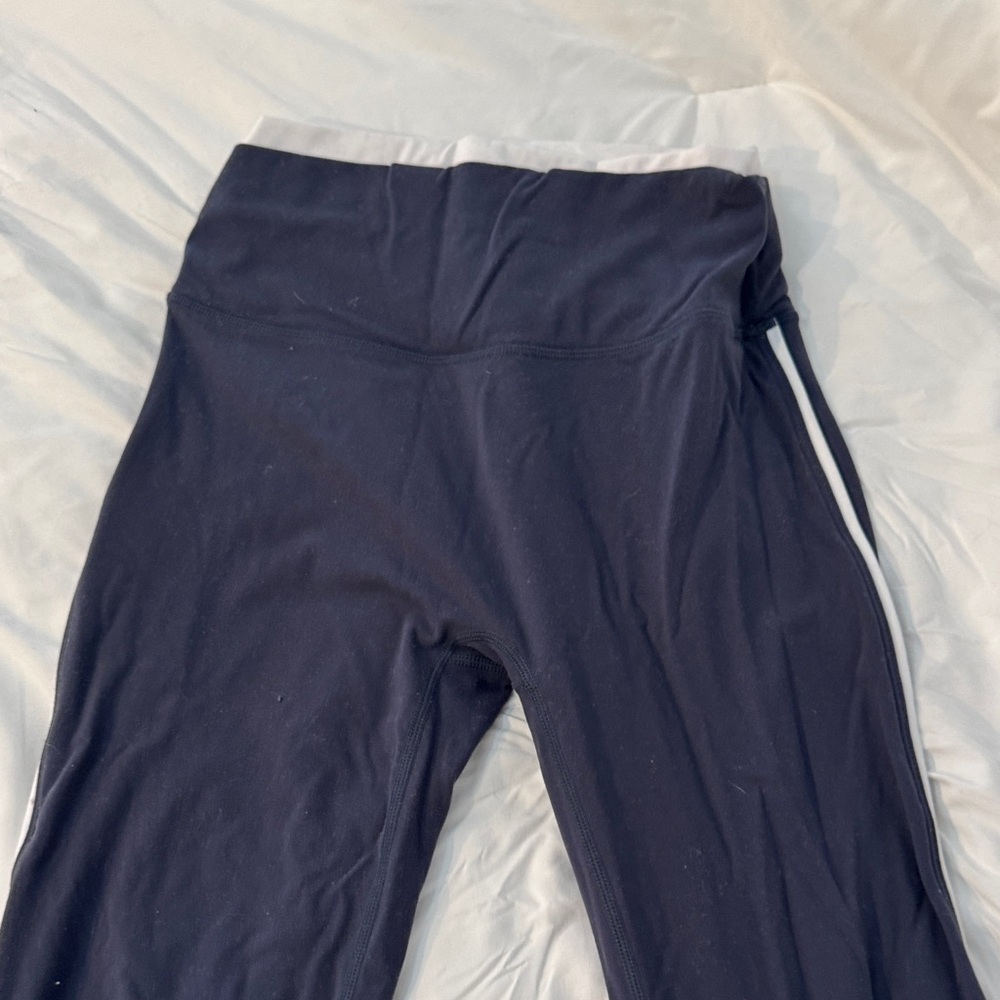 High-Waist Black Leggings with Side Stripe